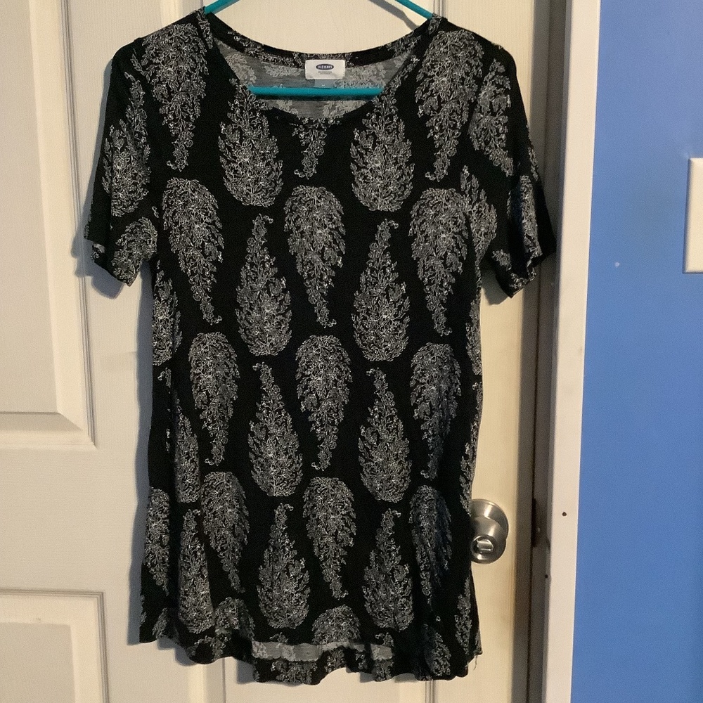 Women’s Old Navy Black & Gray Print Top Size M